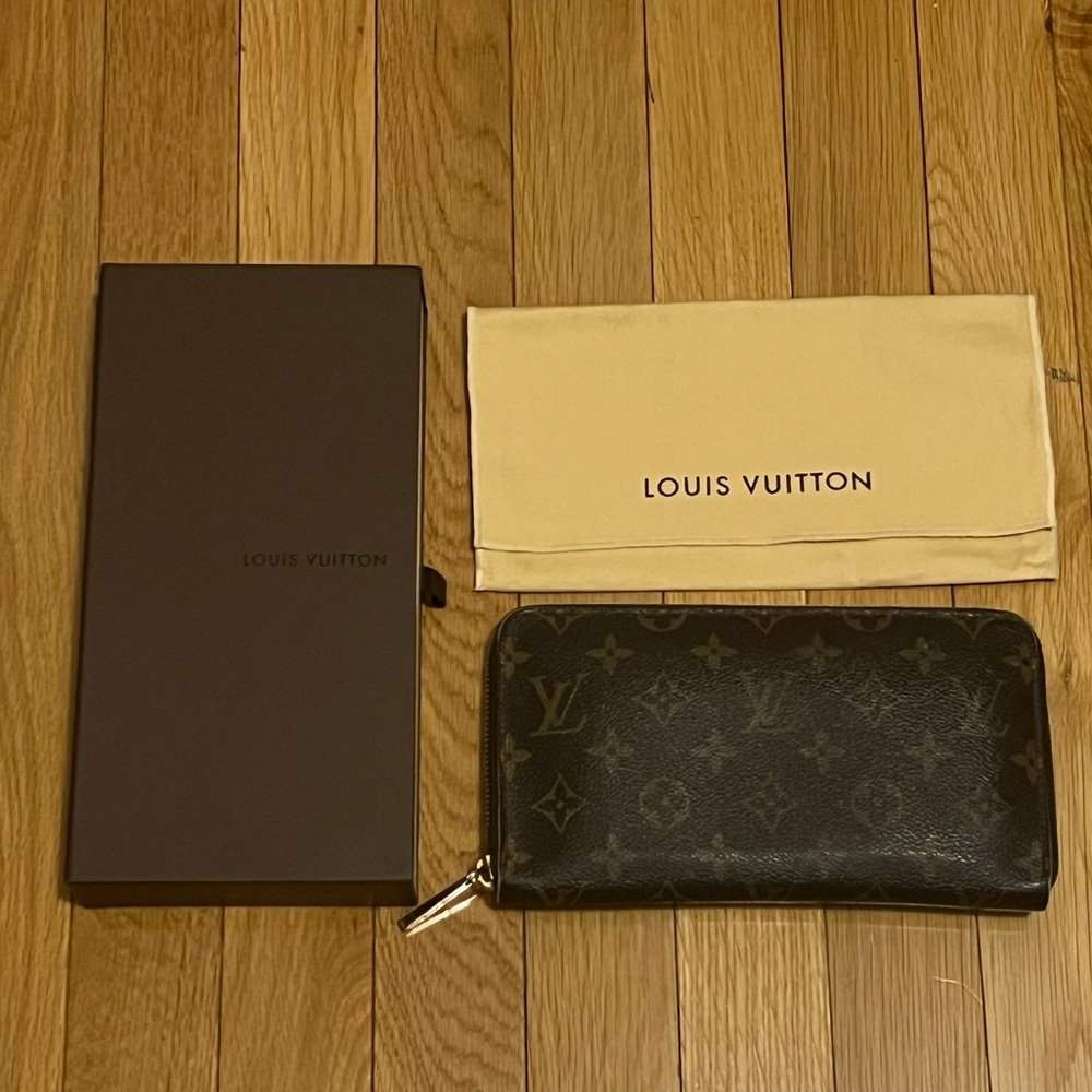 Louis Vuitton Zippy Organizer